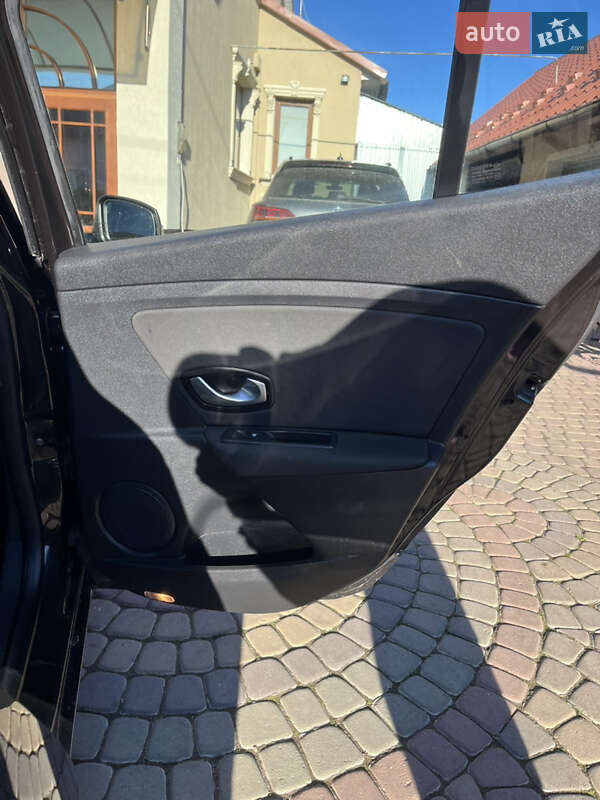 Хэтчбек Renault Megane 2009 в Николаеве фото 39 Хэтчбек Renault Megane 2009 в Николаеве