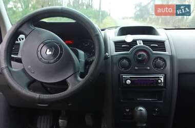 Хэтчбек Renault Megane 2004 в 