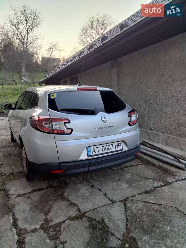 Универсал Renault Megane 2011 в Ивано-Франковске фото 4 Универсал Renault Megane 2011 в Ивано-Франковске