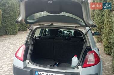 Хэтчбек Renault Megane 2004 в 