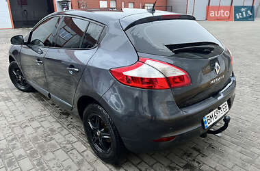 Хэтчбек Renault Megane 2011 в 