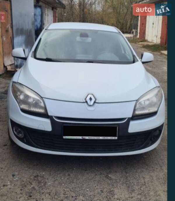 Хэтчбек Renault Megane 2012 в 
