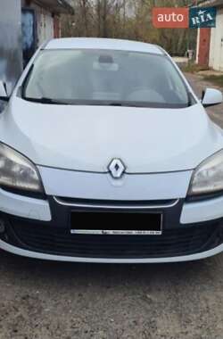 Хэтчбек Renault Megane 2012 в 