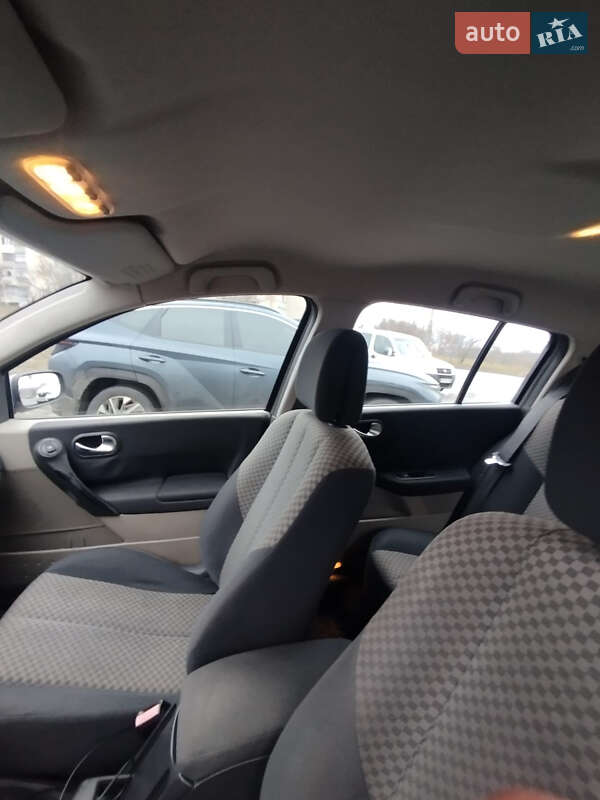 Хэтчбек Renault Megane 2003 в Сумах