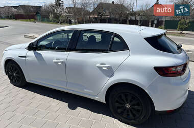 Хэтчбек Renault Megane 2016 в 