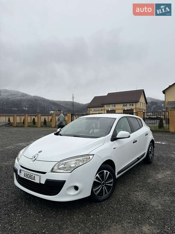 Хэтчбек Renault Megane 2011 в Иршаве