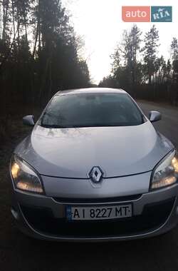 Хэтчбек Renault Megane 2011 в Бабинцам