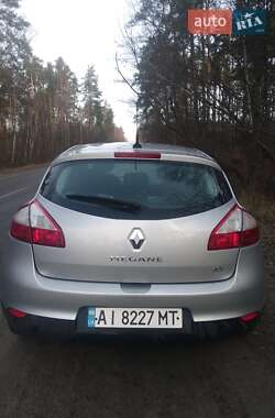 Хэтчбек Renault Megane 2011 в Бабинцам