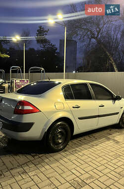 Седан Renault Megane 2004 в 