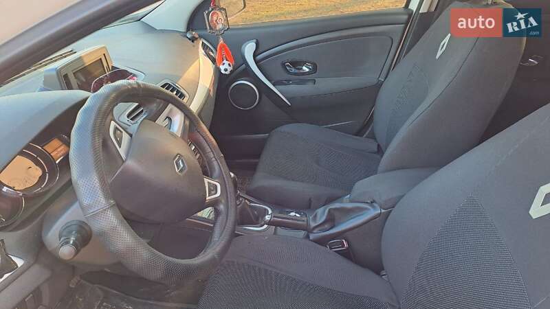 Хетчбек Renault Megane 2011 в Новомиргороді фото 11 Хетчбек Renault Megane 2011 в Новомиргороді