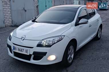 Хэтчбек Renault Megane 2011 в 
