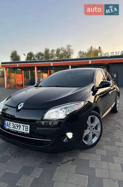 Хетчбек Renault Megane 2011 в 