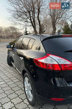 Хетчбек Renault Megane 2011 в 