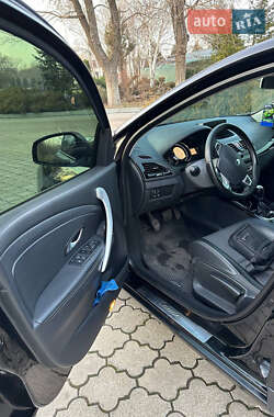 Хетчбек Renault Megane 2011 в 