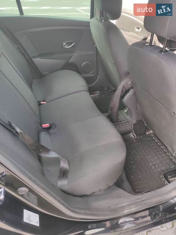 Універсал Renault Megane 2015 в Києві фото 16 Універсал Renault Megane 2015 в Києві