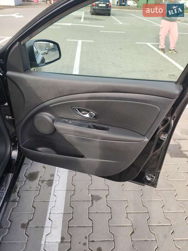 Універсал Renault Megane 2015 в Києві фото 17 Універсал Renault Megane 2015 в Києві