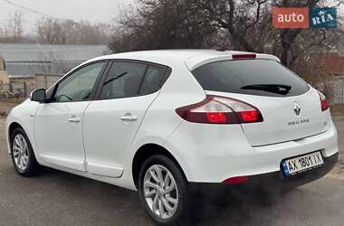 Хэтчбек Renault Megane 2015 в 