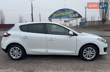 Хэтчбек Renault Megane 2015 в 