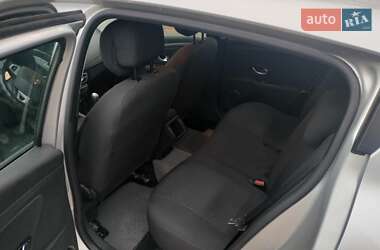 Хэтчбек Renault Megane 2012 в 