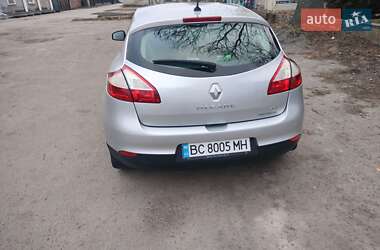 Хэтчбек Renault Megane 2012 в 