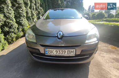 Хэтчбек Renault Megane 2011 в 