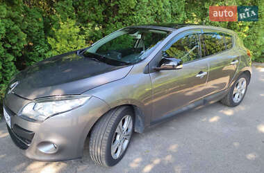 Хэтчбек Renault Megane 2011 в 