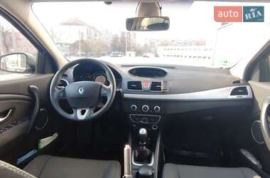 Хэтчбек Renault Megane 2009 в 