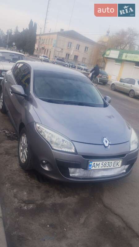 Хетчбек Renault Megane 2009 в 