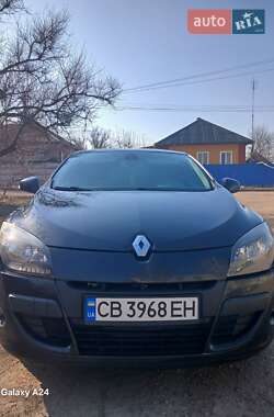 Купе Renault Megane 2010 в 