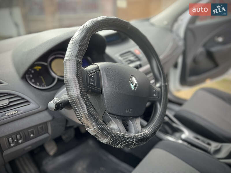 Универсал Renault Megane 2010 в Сарнах фото 8 Универсал Renault Megane 2010 в Сарнах