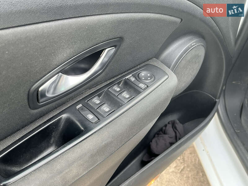 Универсал Renault Megane 2010 в Сарнах фото 14 Универсал Renault Megane 2010 в Сарнах