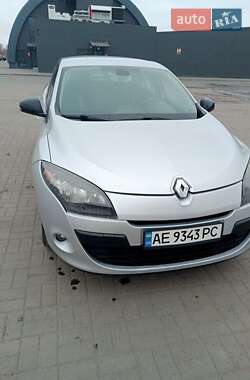 Хэтчбек Renault Megane 2011 в 