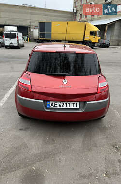 Хэтчбек Renault Megane 2006 в 