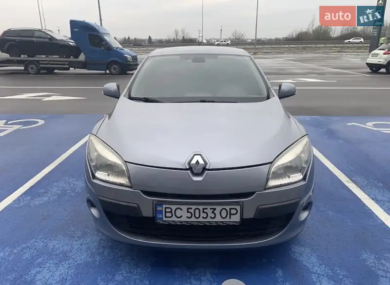 Хетчбек Renault Megane 2009 в 