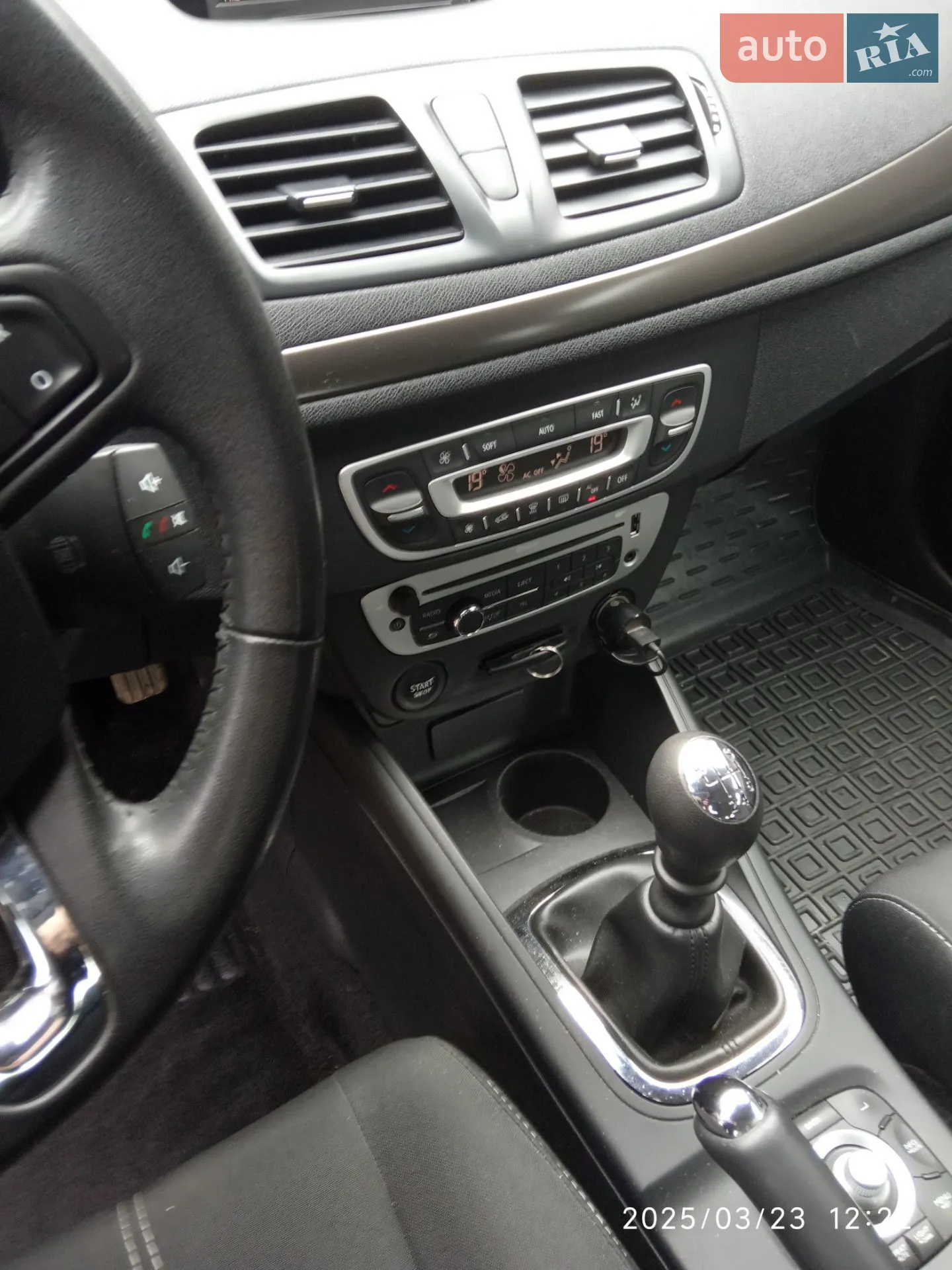 2013 Renault Megane - мініатюра 11