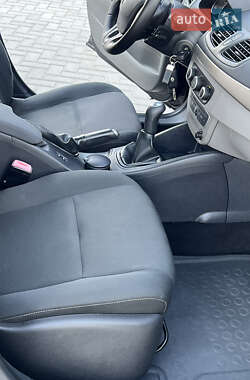Хэтчбек Renault Megane 2012 в 