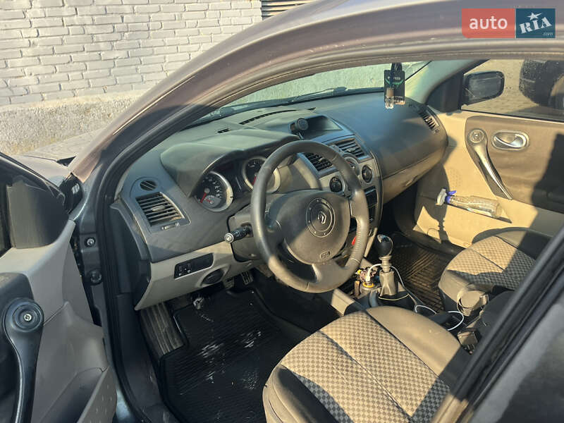 Хэтчбек Renault Megane 2003 в Владимире фото 2 Хэтчбек Renault Megane 2003 в Владимире