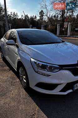 Седан Renault Megane 2018 в 