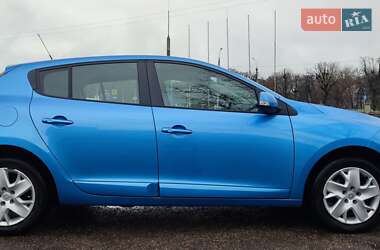 Хэтчбек Renault Megane 2014 в 