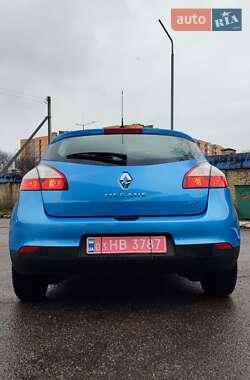 Хэтчбек Renault Megane 2014 в 