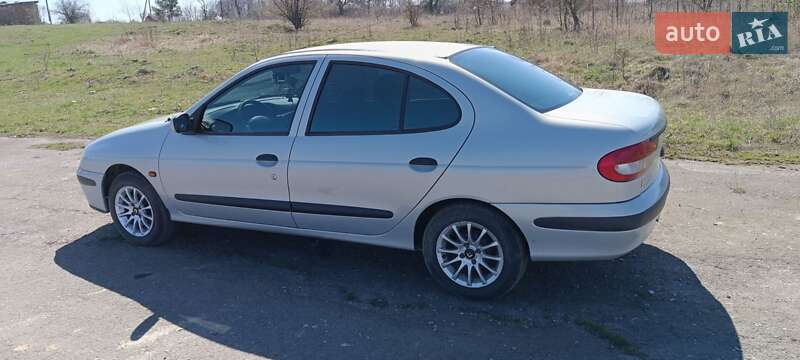 Седан Renault Megane 2003 в Нововолинську