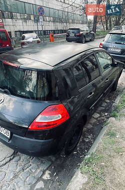 Хетчбек Renault Megane 2004 в 