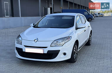 Хэтчбек Renault Megane 2011 в 