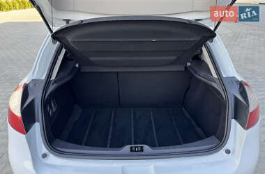 Хэтчбек Renault Megane 2011 в 