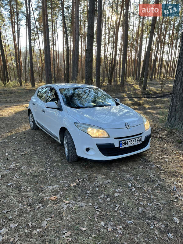 Хетчбек Renault Megane 2010 в 