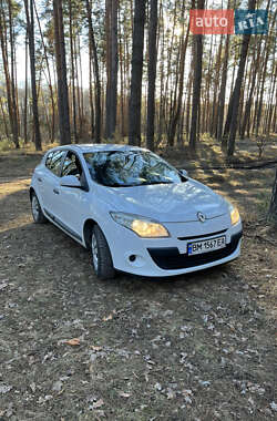 Хетчбек Renault Megane 2010 в 