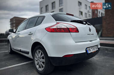 Хэтчбек Renault Megane 2010 в 