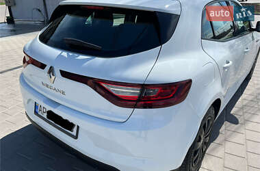 Хэтчбек Renault Megane 2016 в 