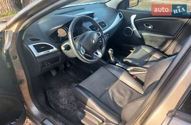 Хэтчбек Renault Megane 2010 в 