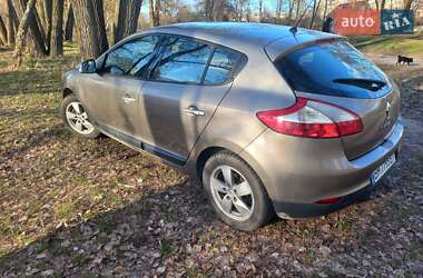 Хэтчбек Renault Megane 2010 в 